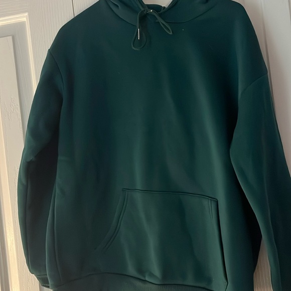 Hoodie with butterfly - Picture 1 of 2